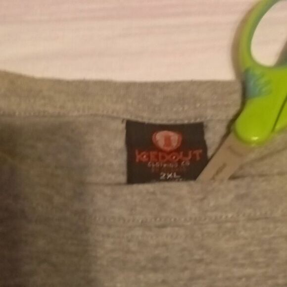 God's greater than money Tee - Size: XL (0415) - Picture 2 of 8